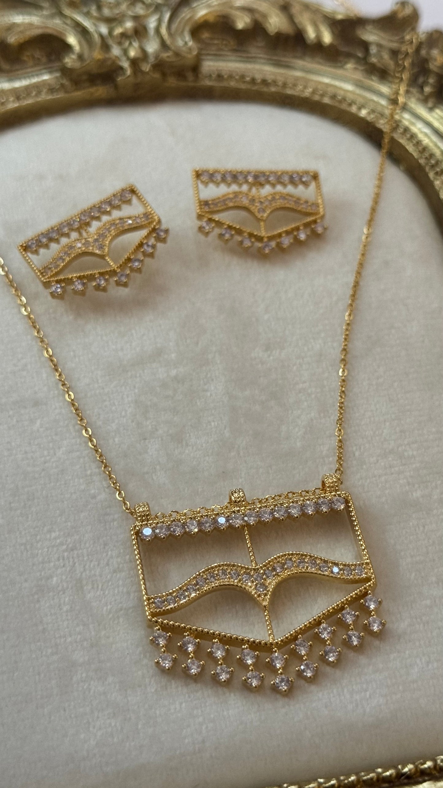 Adhari Set (Golden)